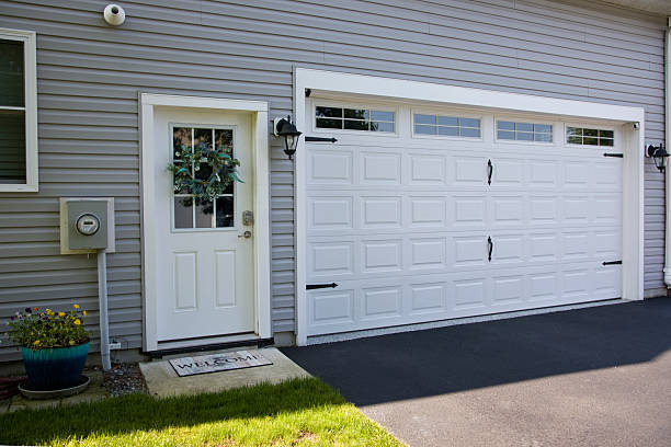 24/7 Emergency Garage Door Panel Replacement experts in Gaithersburg, MD